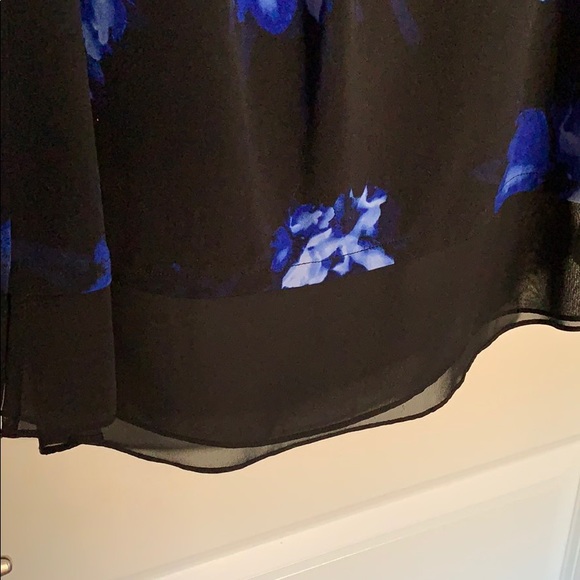 [🍂]4 for $50 Floral tank blouse - Picture 3 of 3